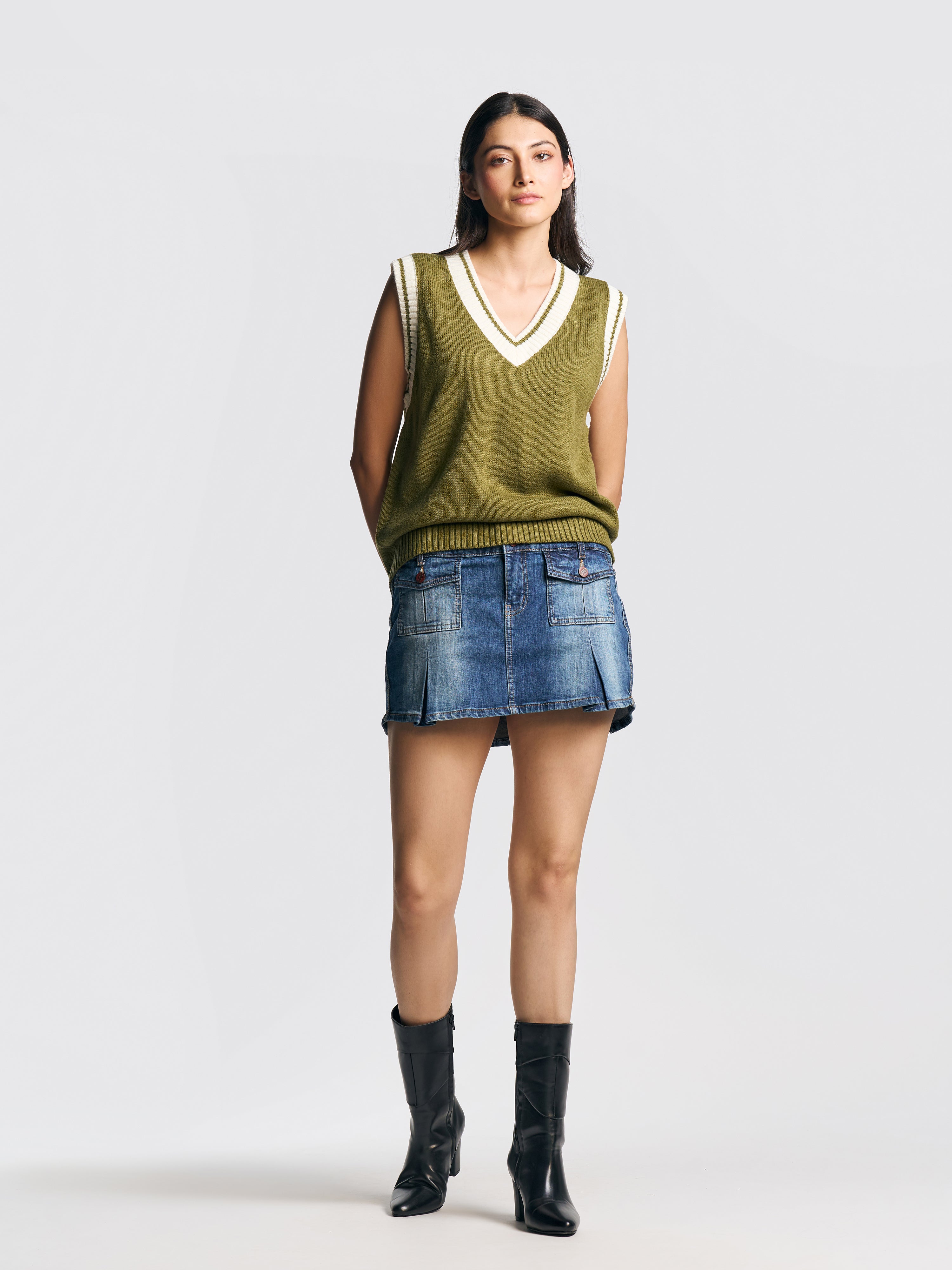 UNISEX SLEEVELESS VEST GREEN