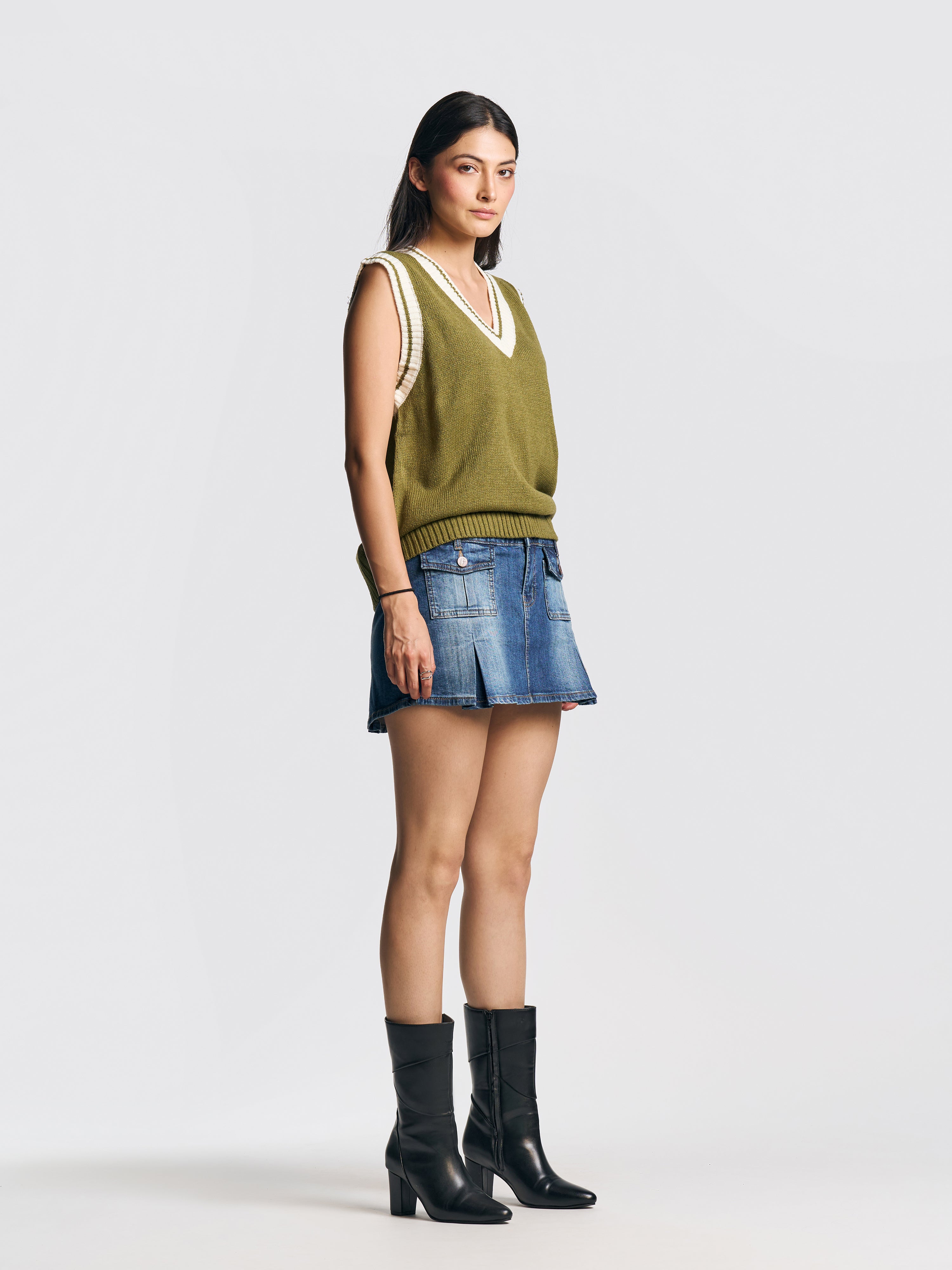 UNISEX SLEEVELESS VEST GREEN