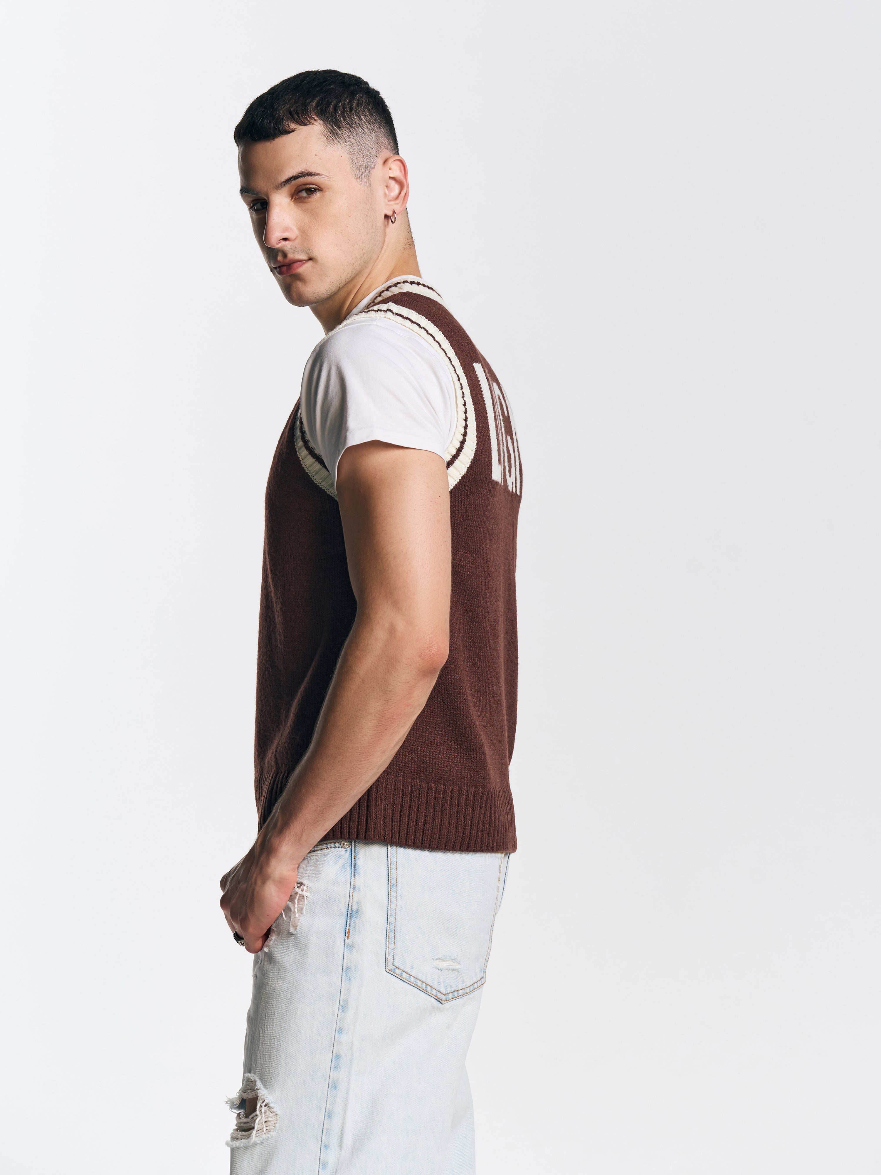 UNISEX SLEEVELESS VEST BROWN