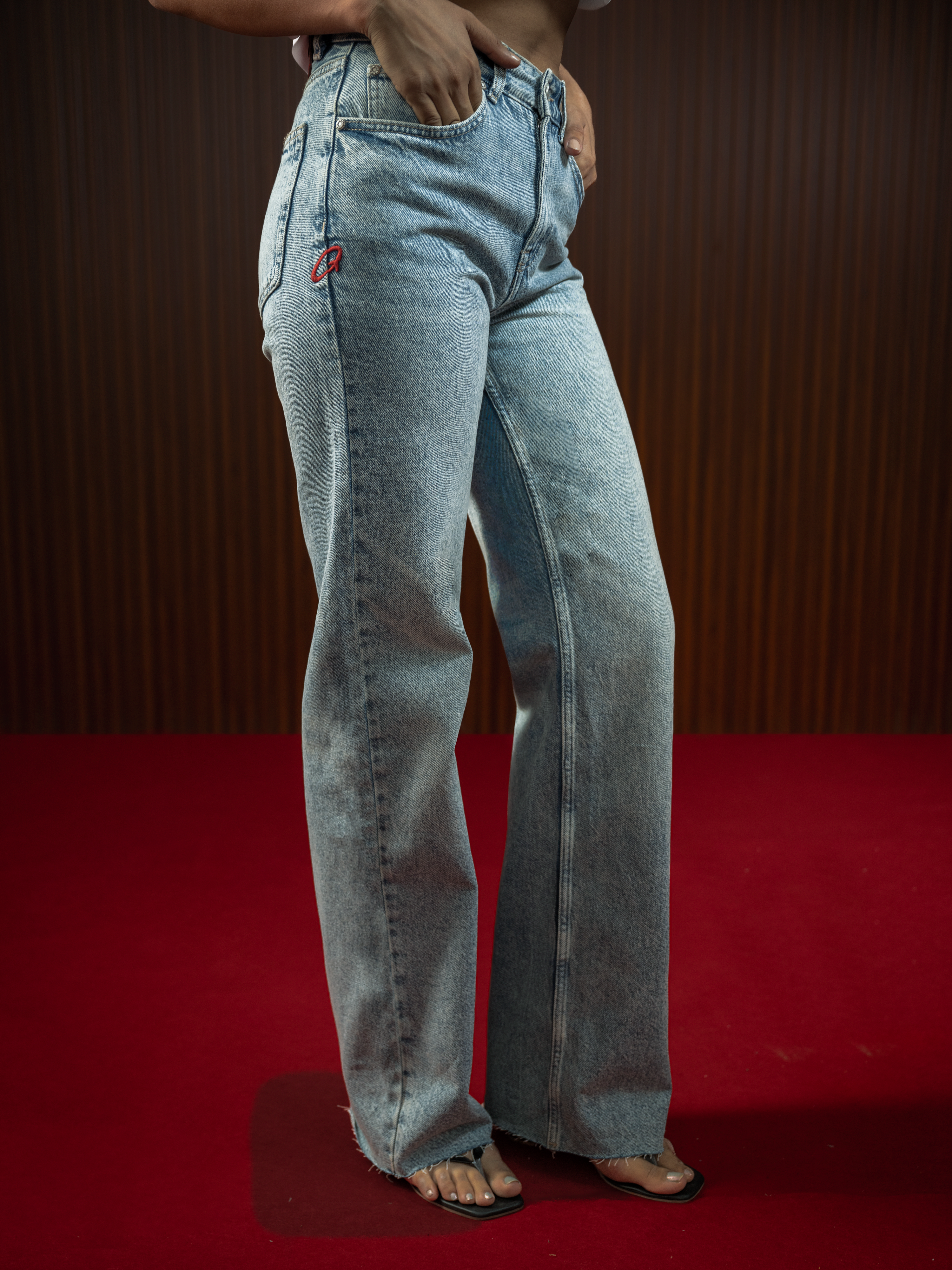 WOMEN'S FRAYED STRAIGHT JEANS MID BLUE